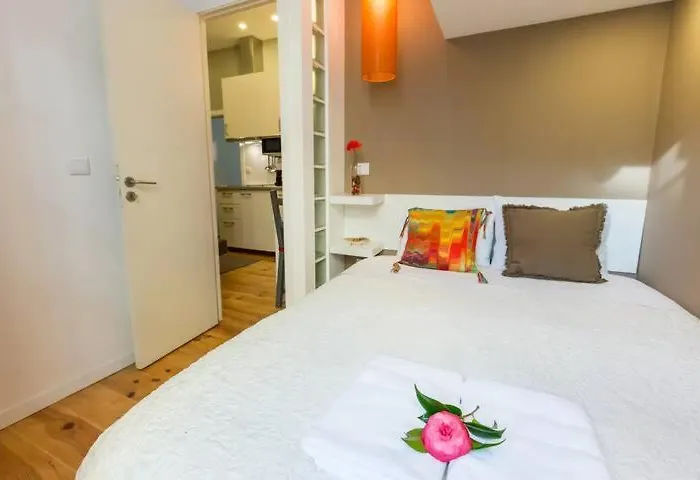 Downtown Twins Ii - Center *