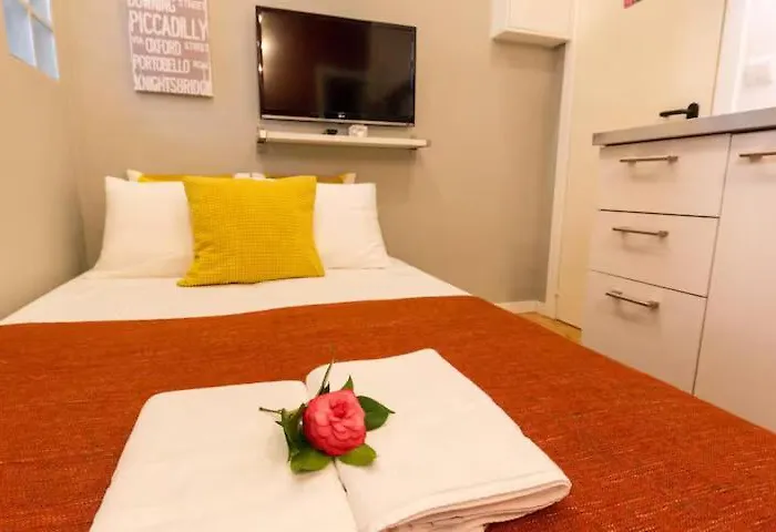 Downtown Twins Ii - Center *