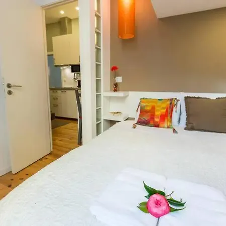 Downtown Twins Ii - Center *