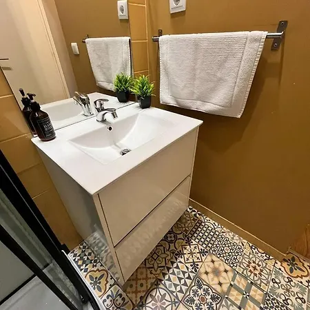 Downtown Twins Ii - Center *